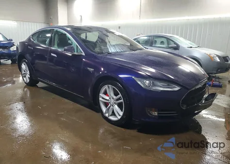 2015 Tesla Model S P85D z USA, uszkodzony, nr VIN 5YJSA1H41FF083208